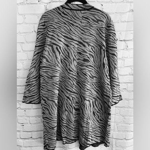 Kaspar Zebra Print Open Front Cardigan Sweater 3/4 sleeve Size XL NWOT - Picture 2 of 6